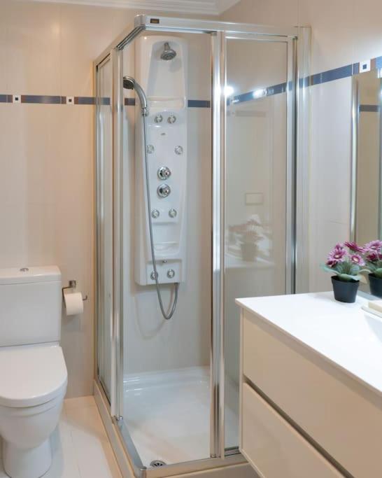 Vigo Centro 3HAB Parking incluido & WiFi 5PAX ツ by Rias Baixas Rentals view 3