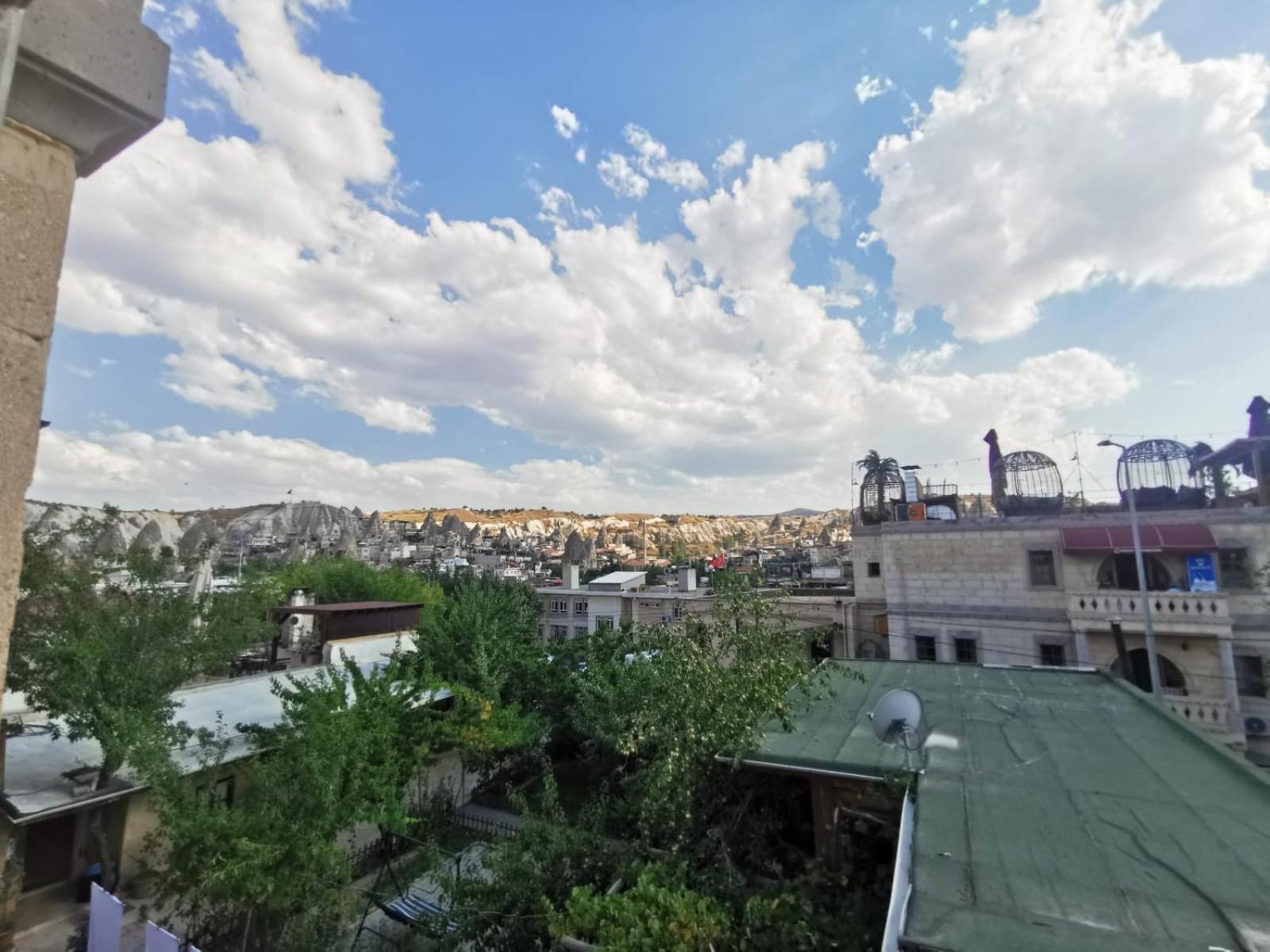 Falcon Cave Suites - Image 37