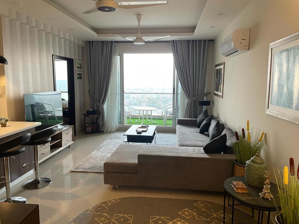 The Bliss Central - Elysium Tower Opp Centaurus Mall view 5