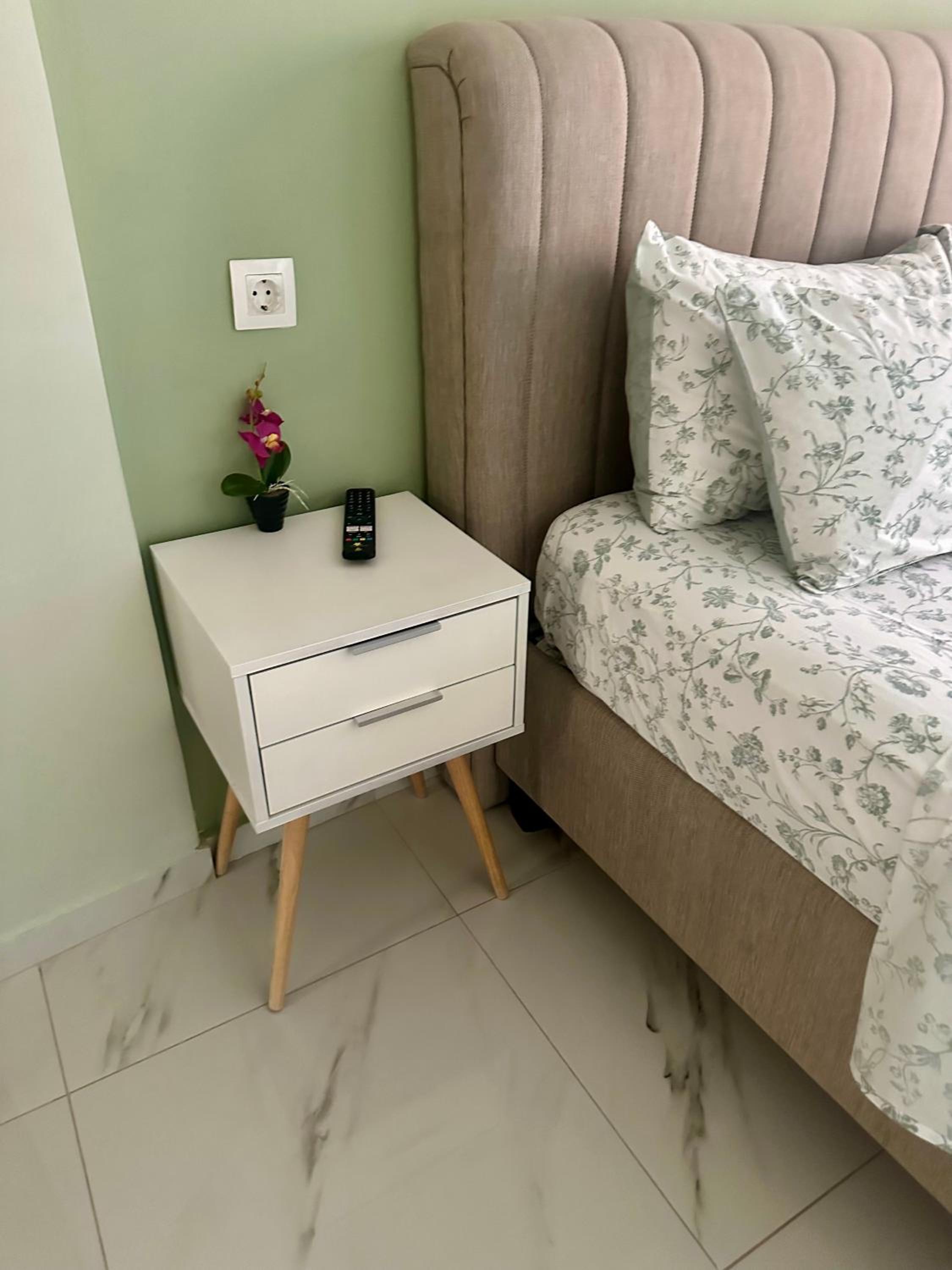 Acropolis Modern Apartments free parking,free pet hosting,Netflix