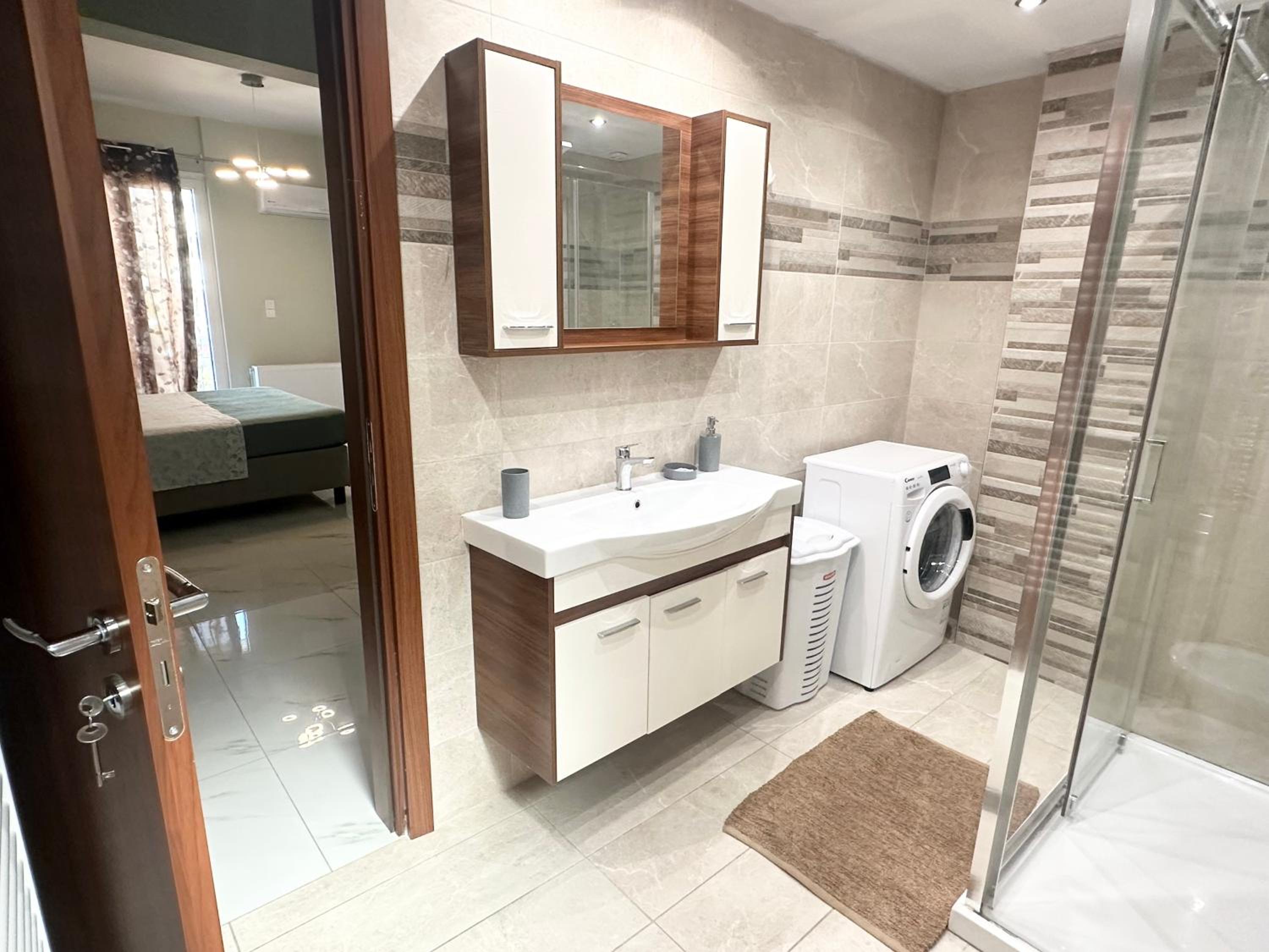 Acropolis Modern Apartments free parking,free pet hosting,Netflix
