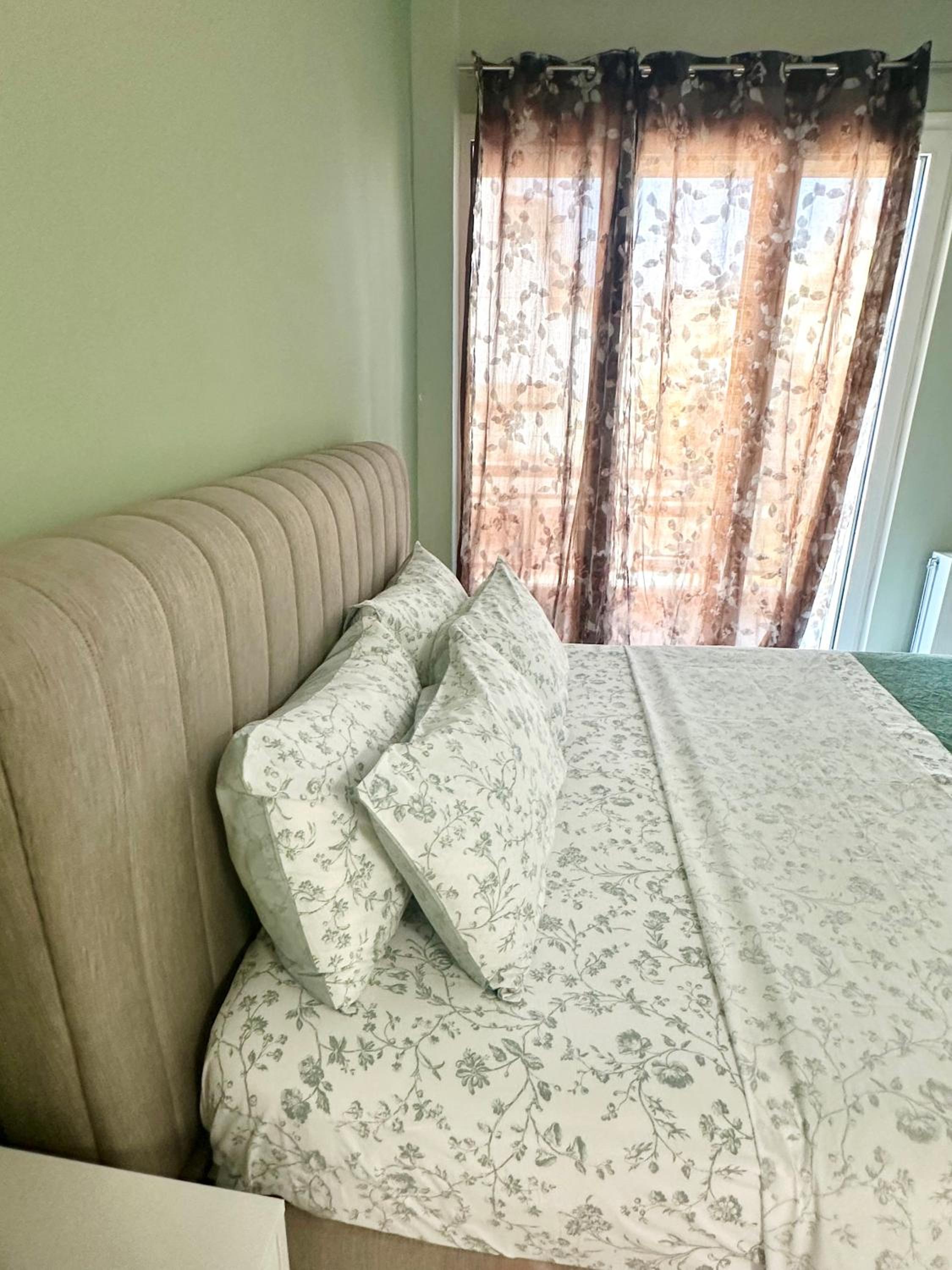 Acropolis Modern Apartments free parking,free pet hosting,Netflix