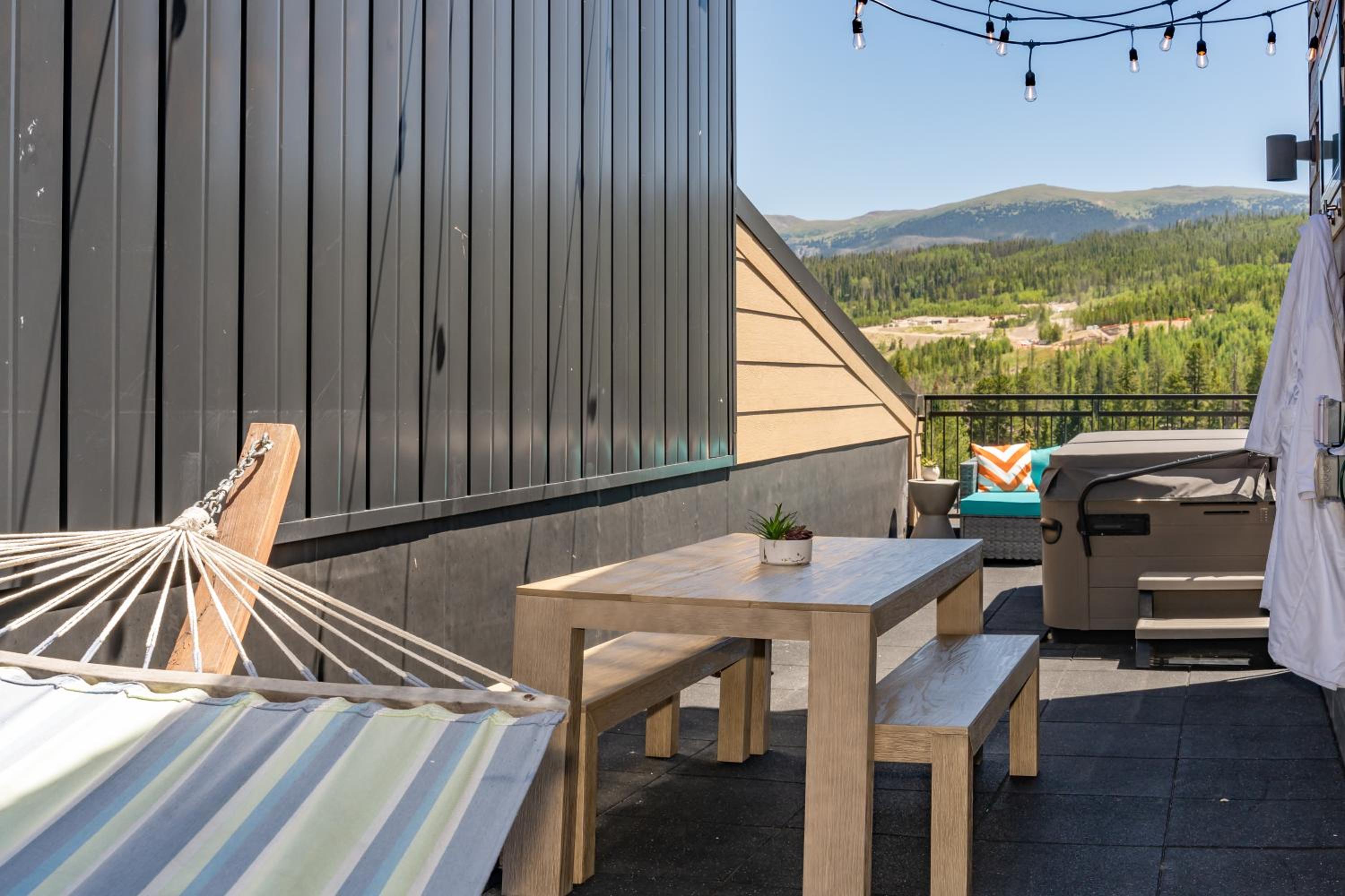 Basecamp Luxe view 4
