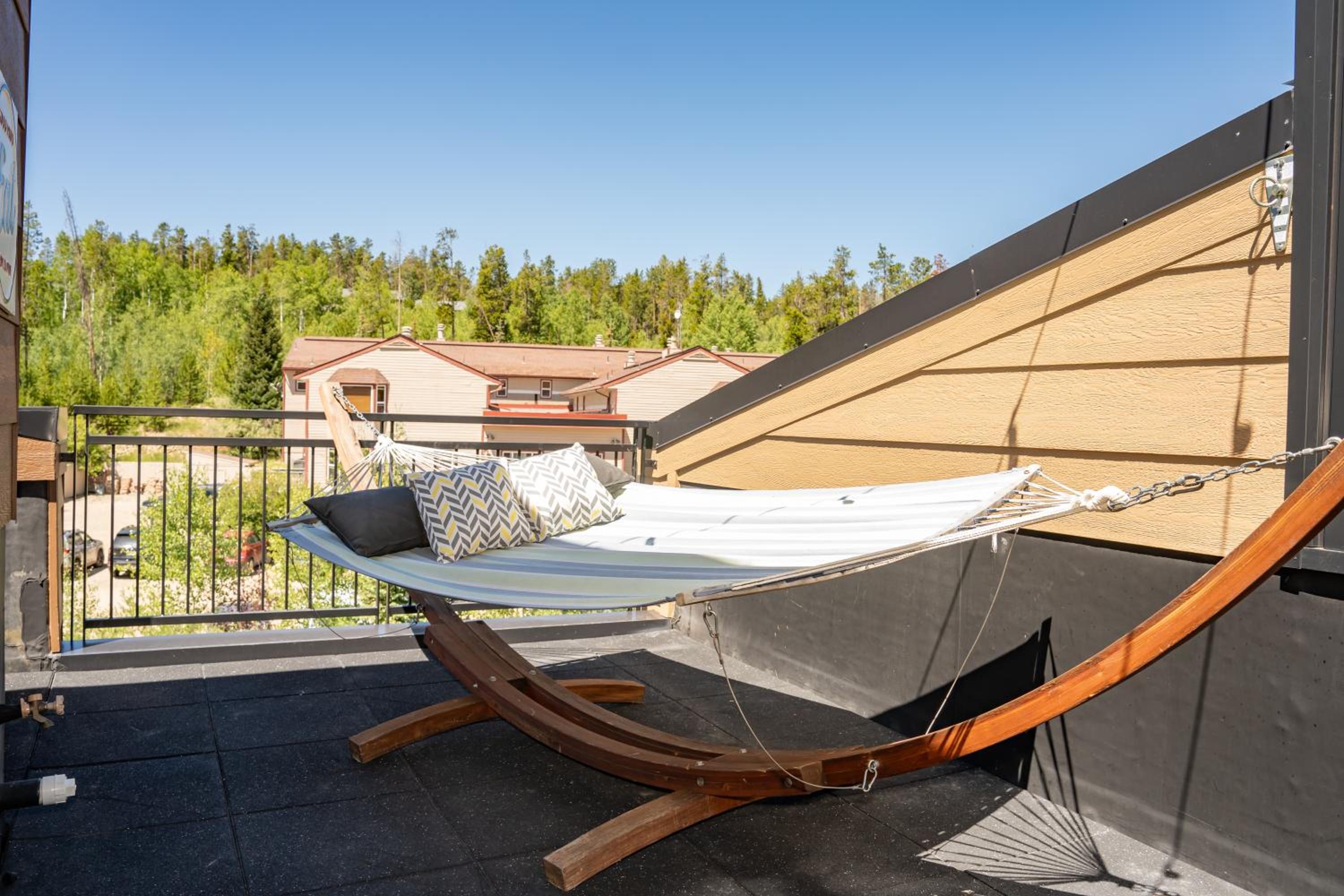 Basecamp Luxe view 3
