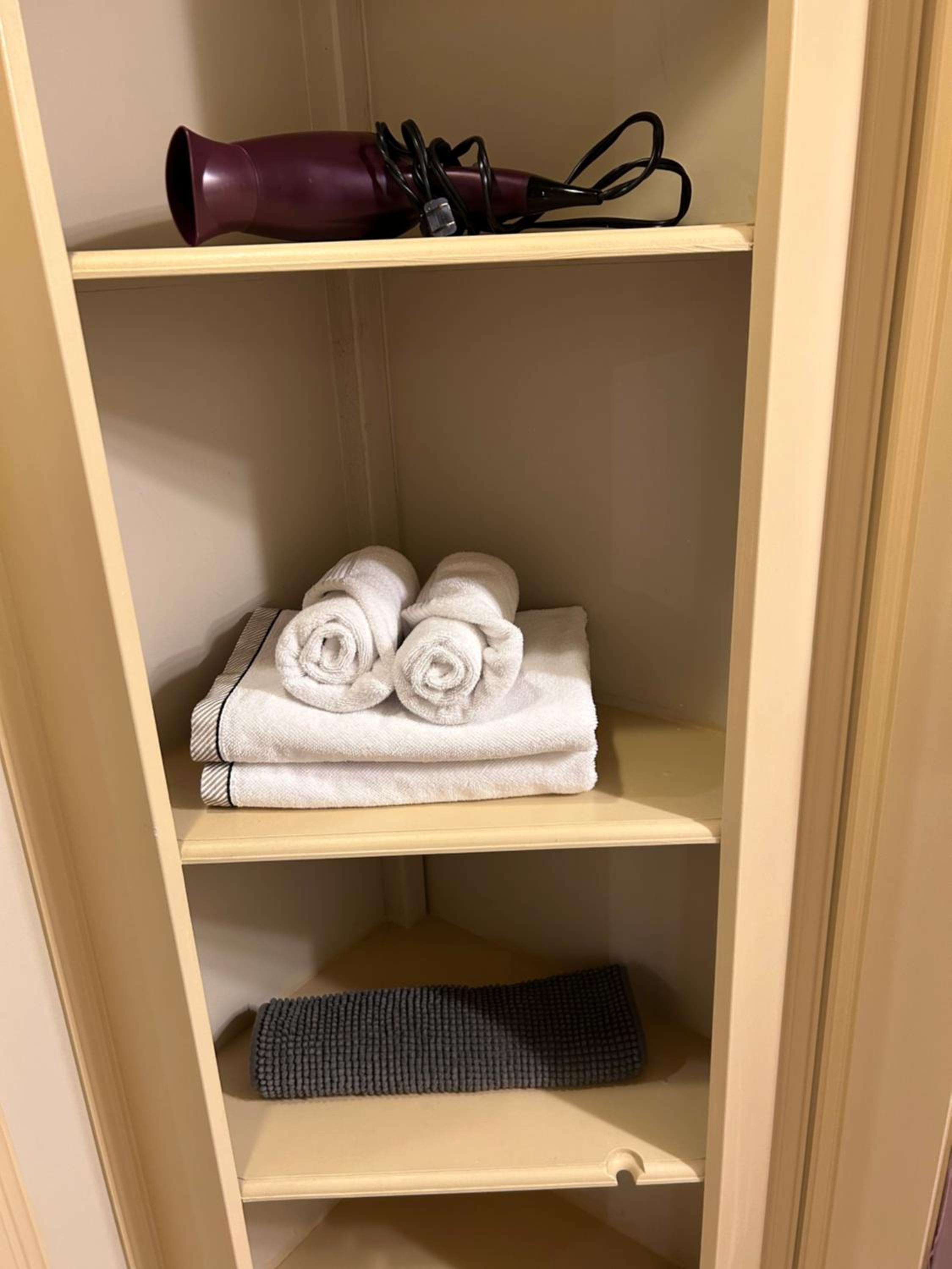 Adorable Private Stay with Garden View in Richmond
