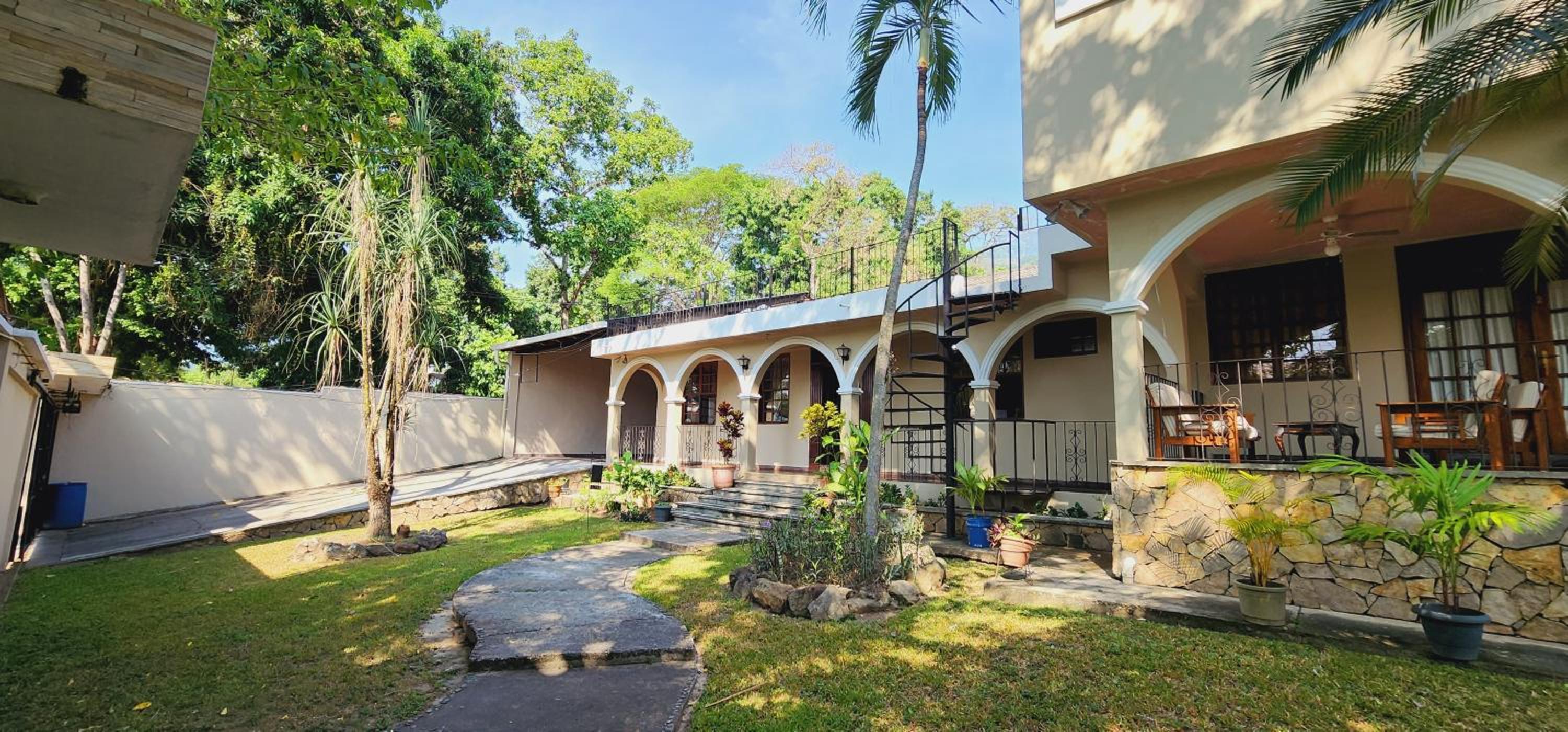 Camilas Hotel