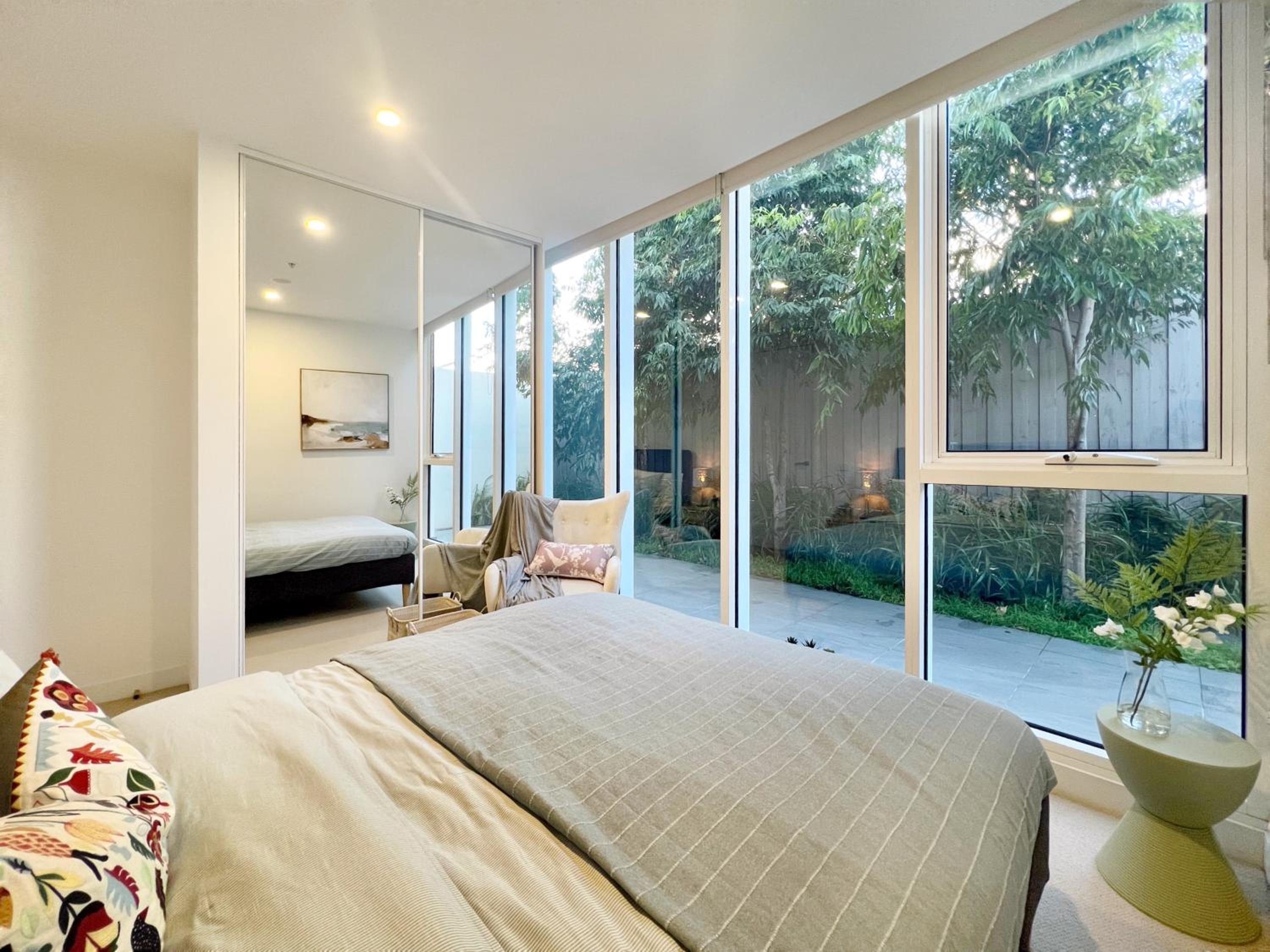 Indulge Luxury Holiday Near Brighton Beach with Private Garden Parking