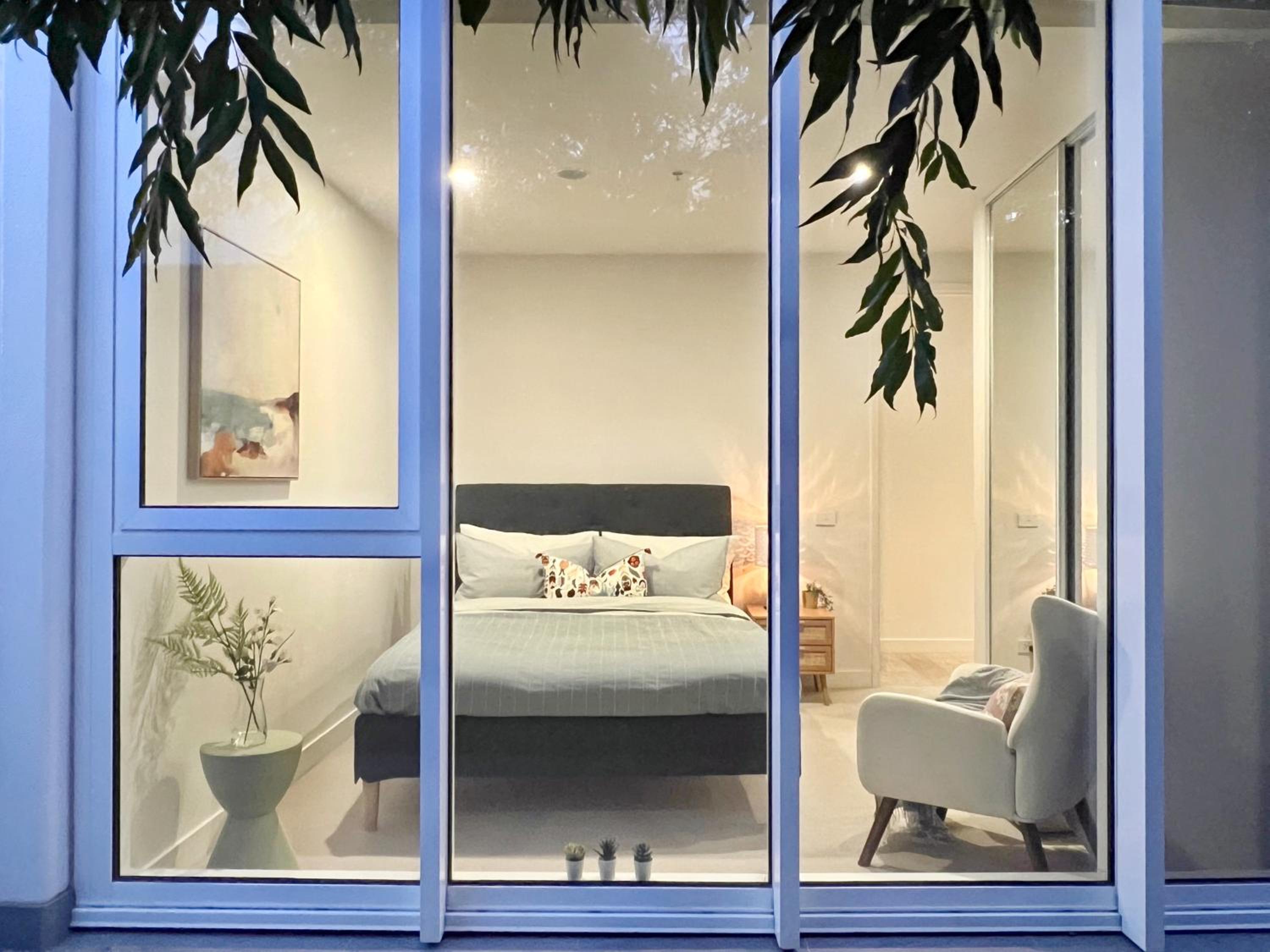 Indulge Luxury Holiday Near Brighton Beach with Private Garden Parking