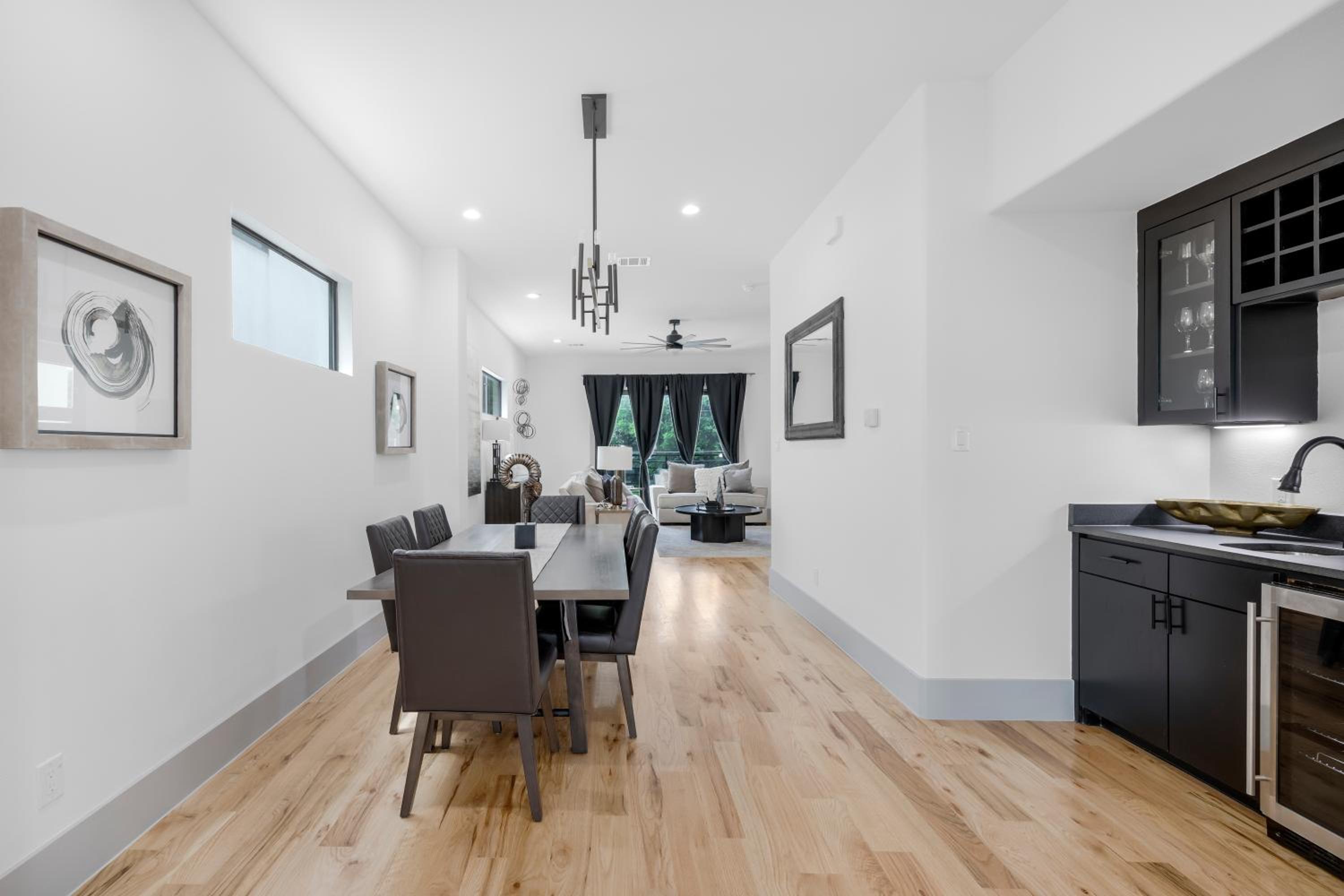 Large Luxury 3Br Dallas Dowtown Retreat - Perfect for Families Getaways view 3