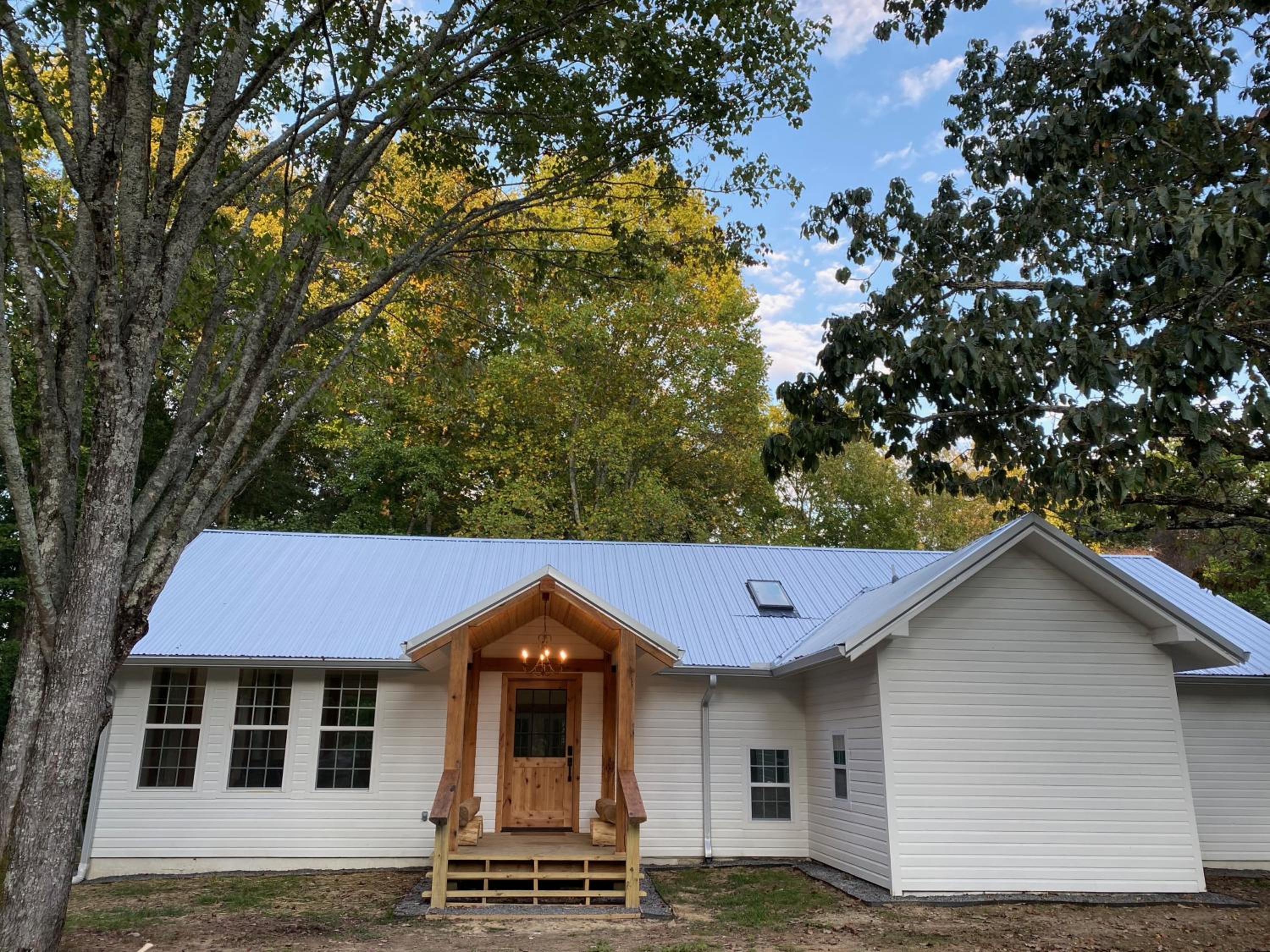 Paradise Meadows Farmhouse view 2