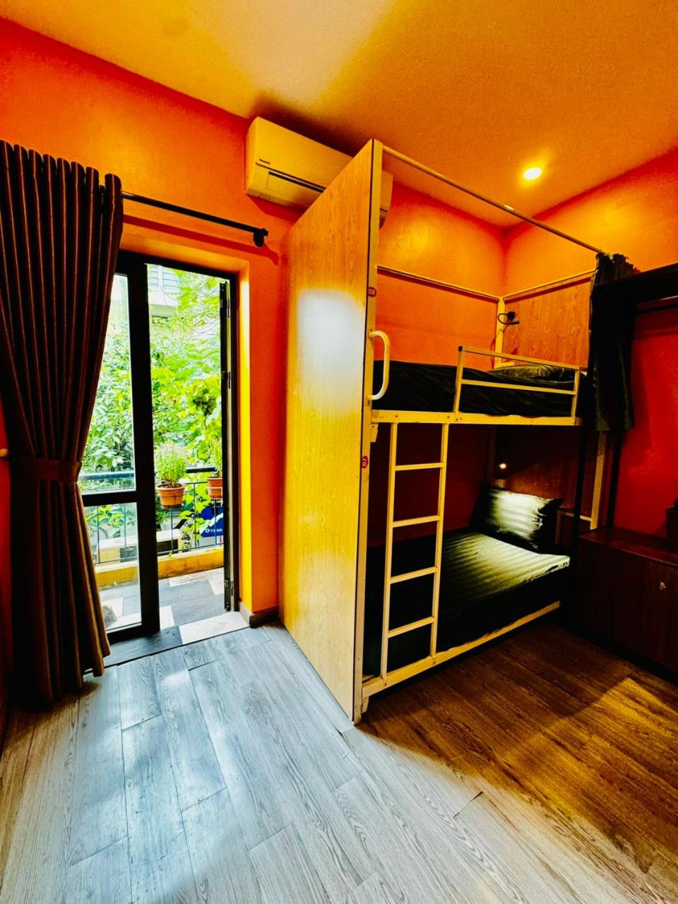 Old Quarter Hanoi Autumn House