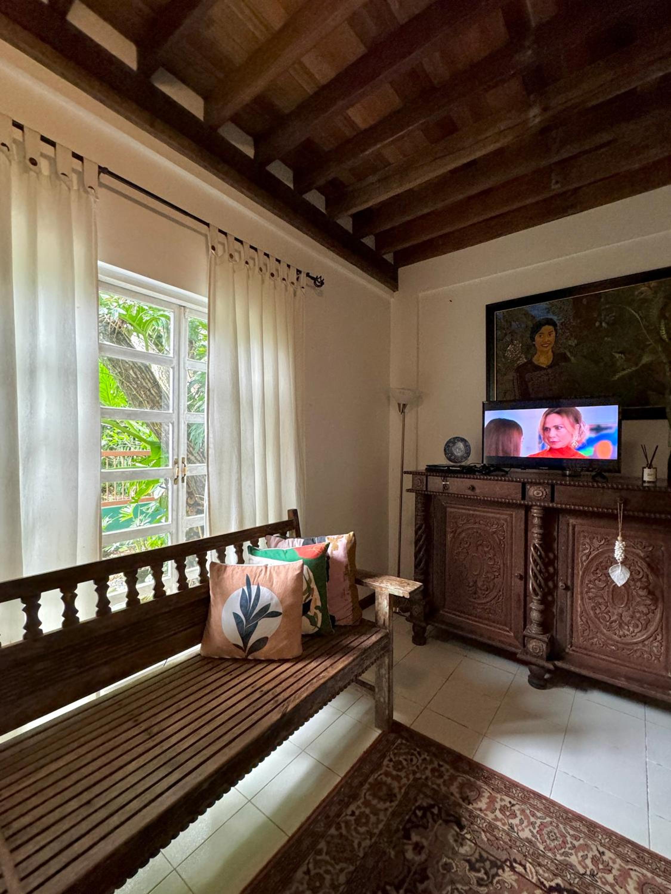 The Green Door Heritage Home - Tagaytay view 4