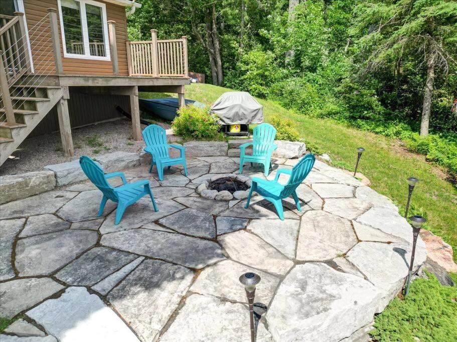 Cozy 3-Bdrm Waterfront Cottage
