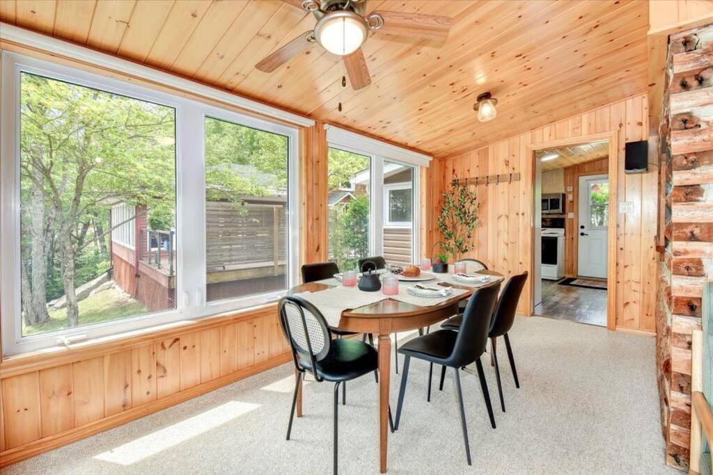 Cozy 3-Bdrm Waterfront Cottage