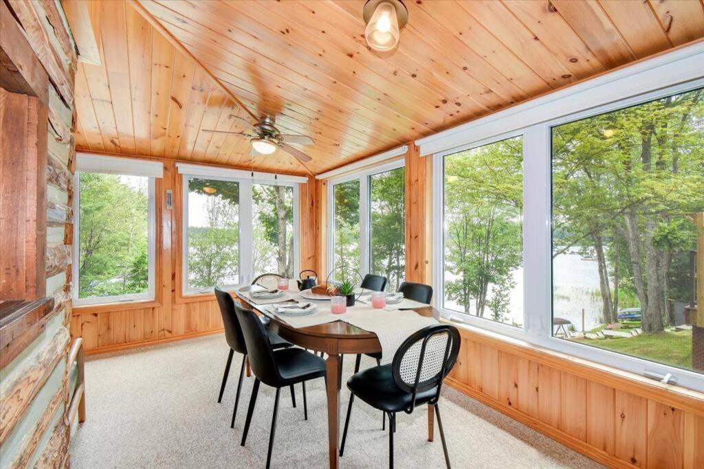 Cozy 3-Bdrm Waterfront Cottage