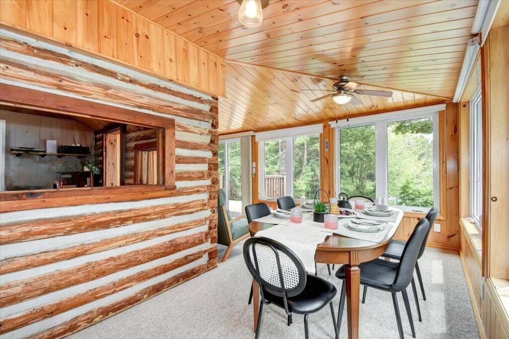 Cozy 3-Bdrm Waterfront Cottage