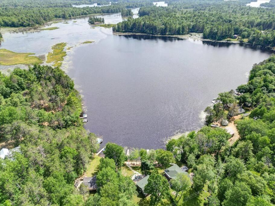Cozy 3-Bdrm Waterfront Cottage