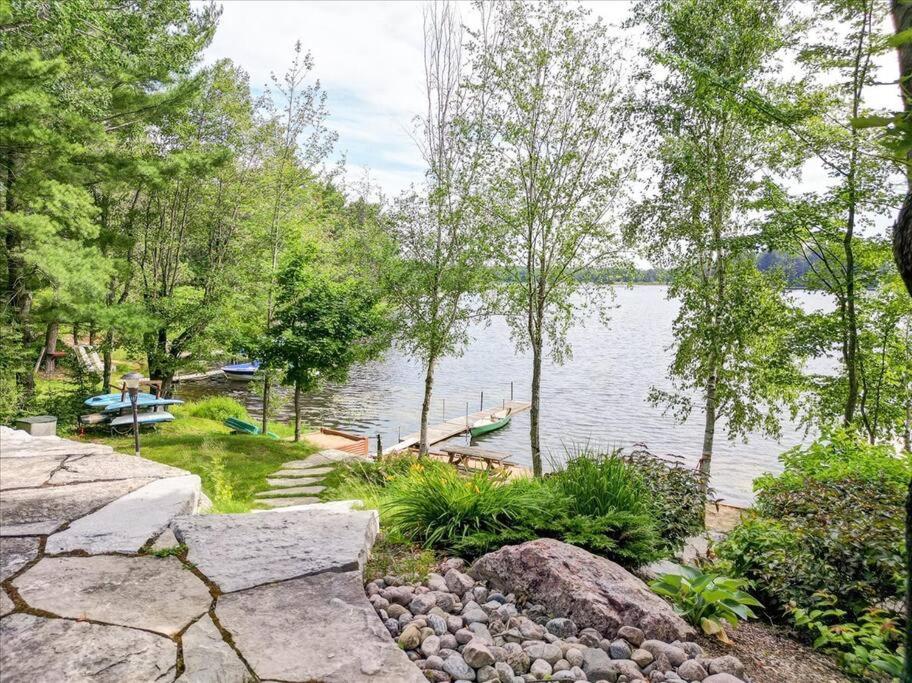 Cozy 3-Bdrm Waterfront Cottage