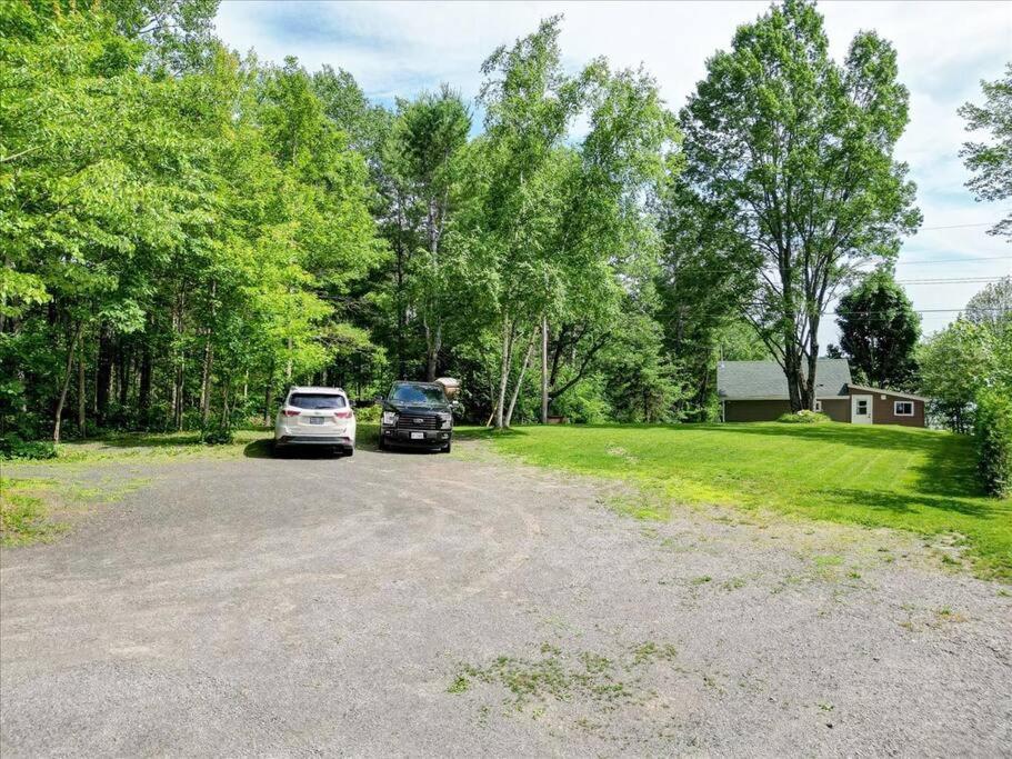 Cozy 3-Bdrm Waterfront Cottage