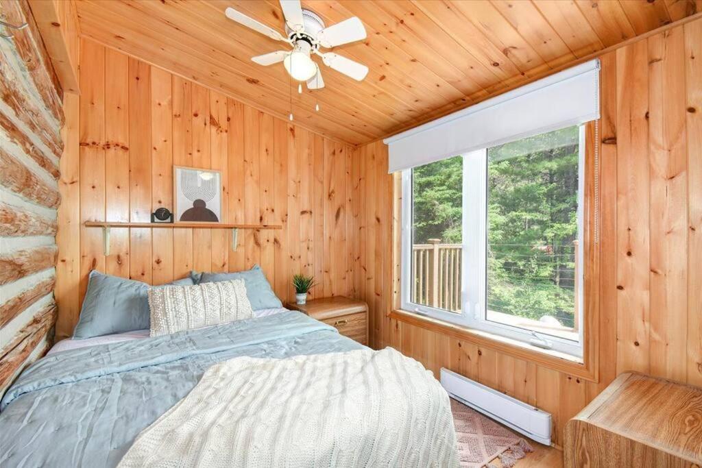 Cozy 3-Bdrm Waterfront Cottage