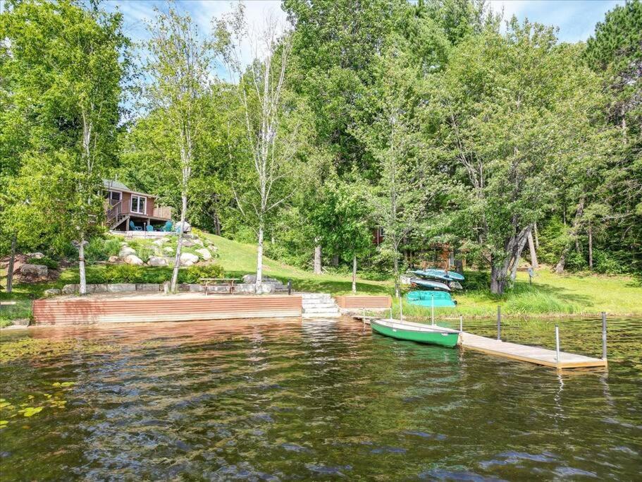 Cozy 3-Bdrm Waterfront Cottage