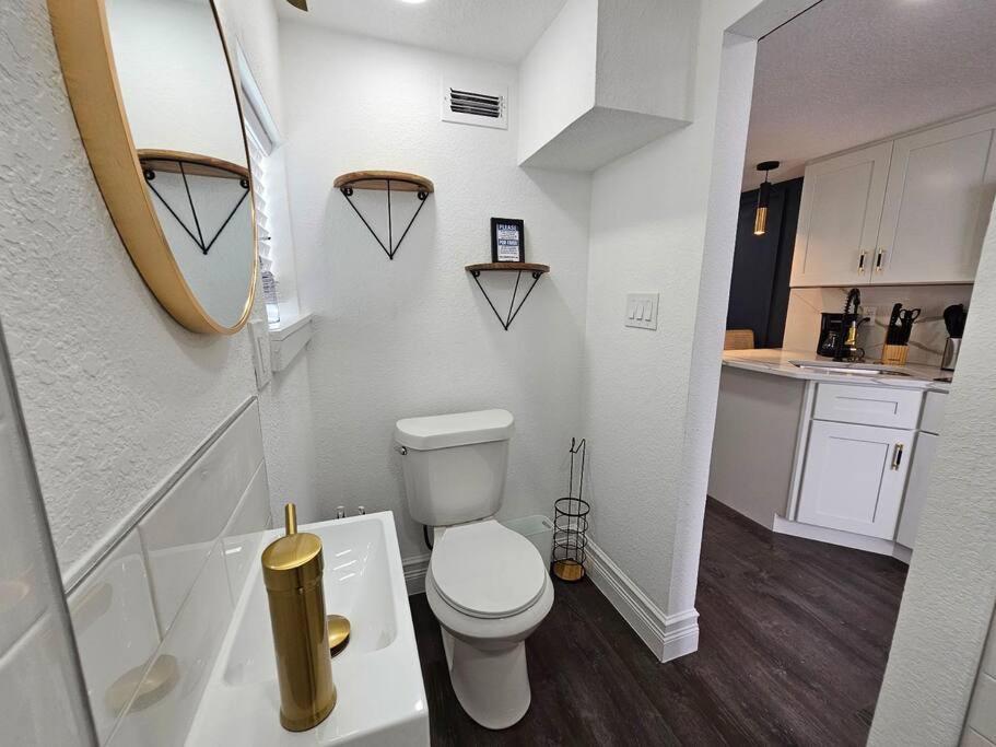 The Hideaway DT Orlando Tiny Home w Free Parking