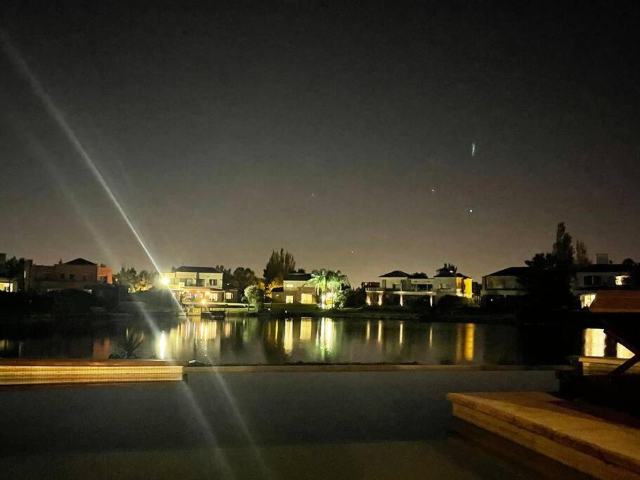Hermosa casa lago, piscina en barrio privado Tigre