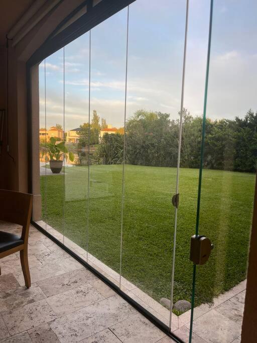 Hermosa casa lago, piscina en barrio privado Tigre