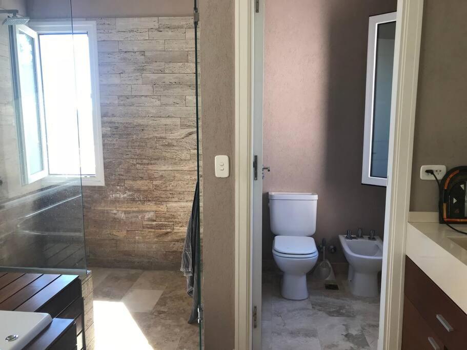 Hermosa casa lago, piscina en barrio privado Tigre