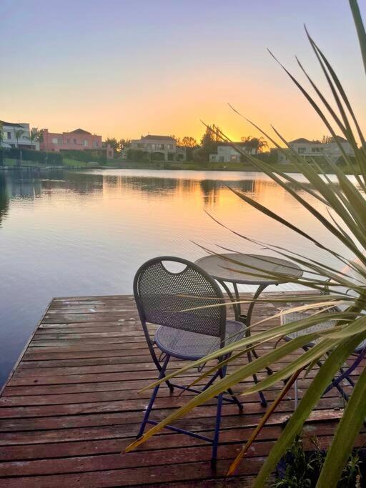 Hermosa casa lago, piscina en barrio privado Tigre