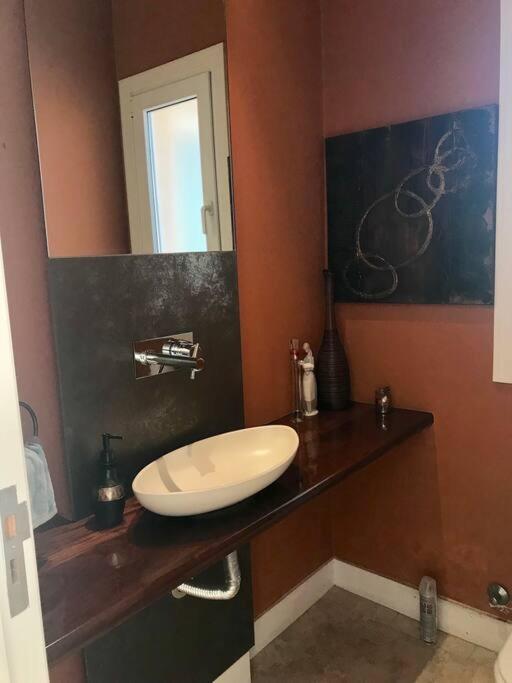 Hermosa casa lago, piscina en barrio privado Tigre