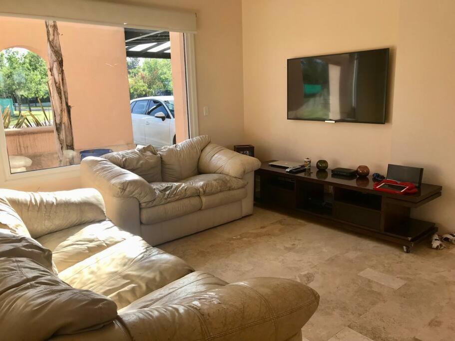 Hermosa casa lago, piscina en barrio privado Tigre