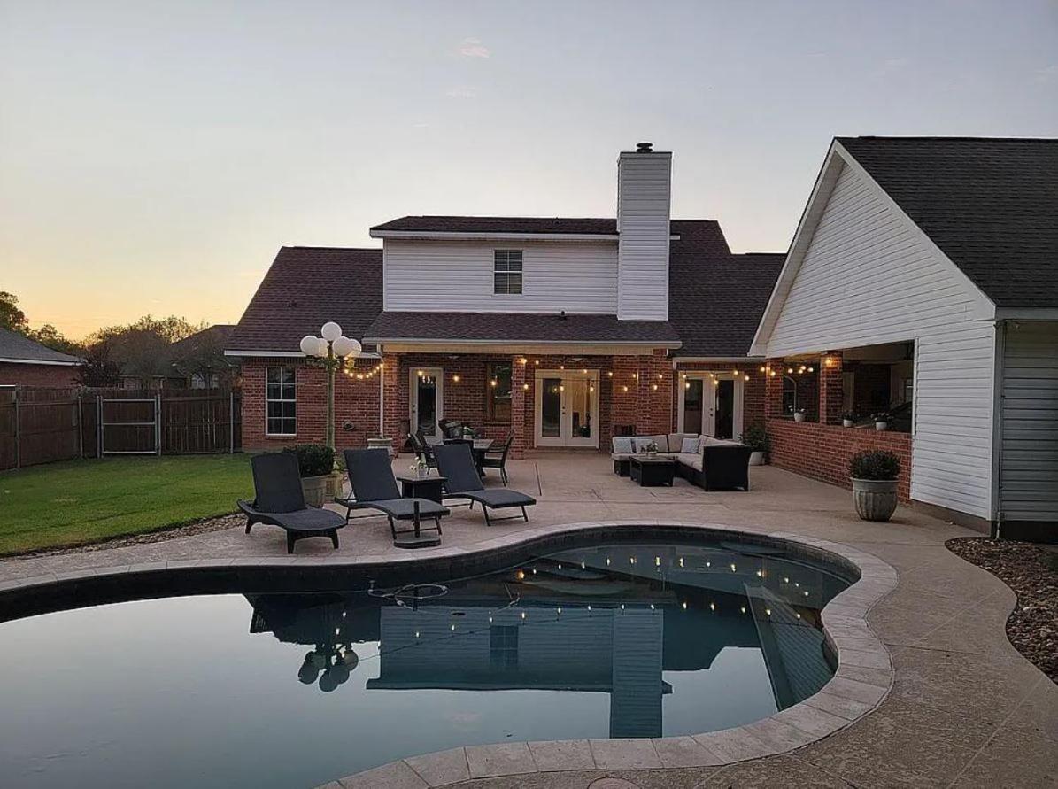 WEST POINT ESCAPE -Pool , Free Parking, & 2 King Masters