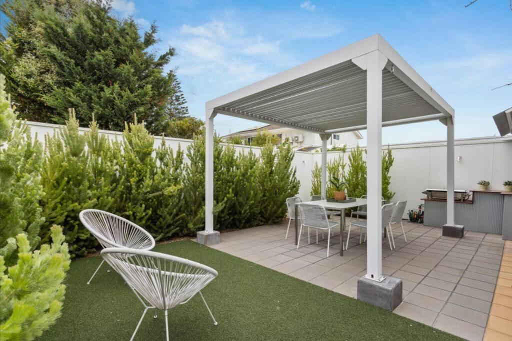 Sunset Sands on Esplanade By Host Solutions