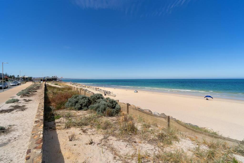 Sunset Sands on Esplanade By Host Solutions