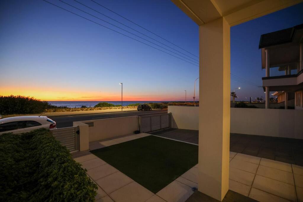 Sunset Sands on Esplanade By Host Solutions