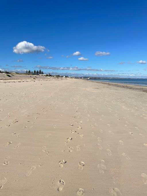 Sunset Sands on Esplanade By Host Solutions