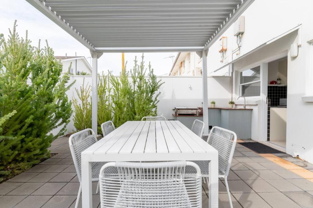 Sunset Sands on Esplanade By Host Solutions