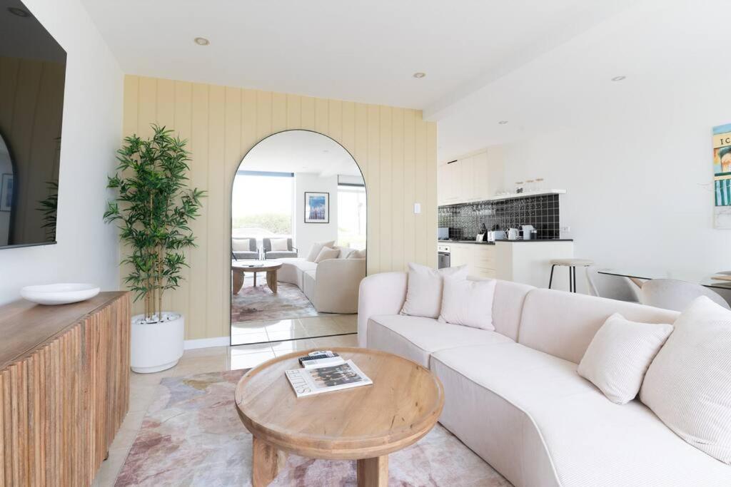 Sunset Sands on Esplanade By Host Solutions