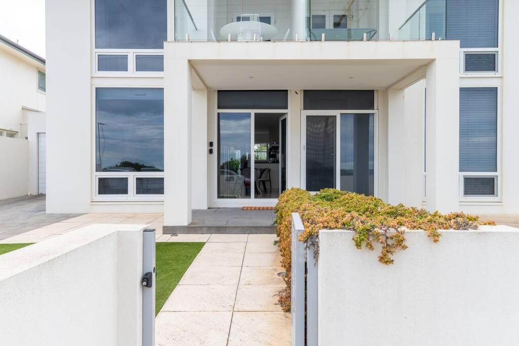 Sunset Sands on Esplanade By Host Solutions