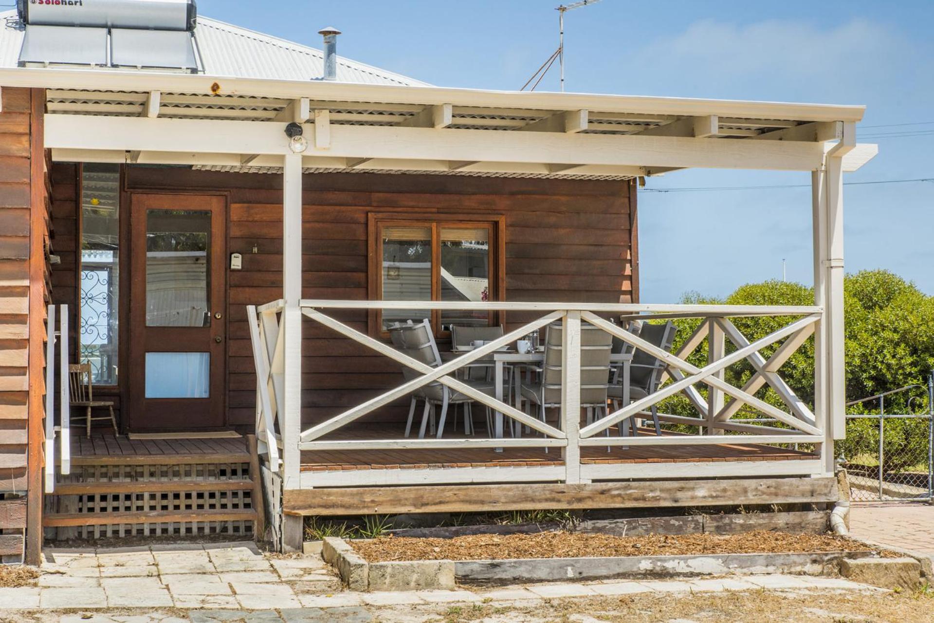 Docs Cottage - Ocean Views