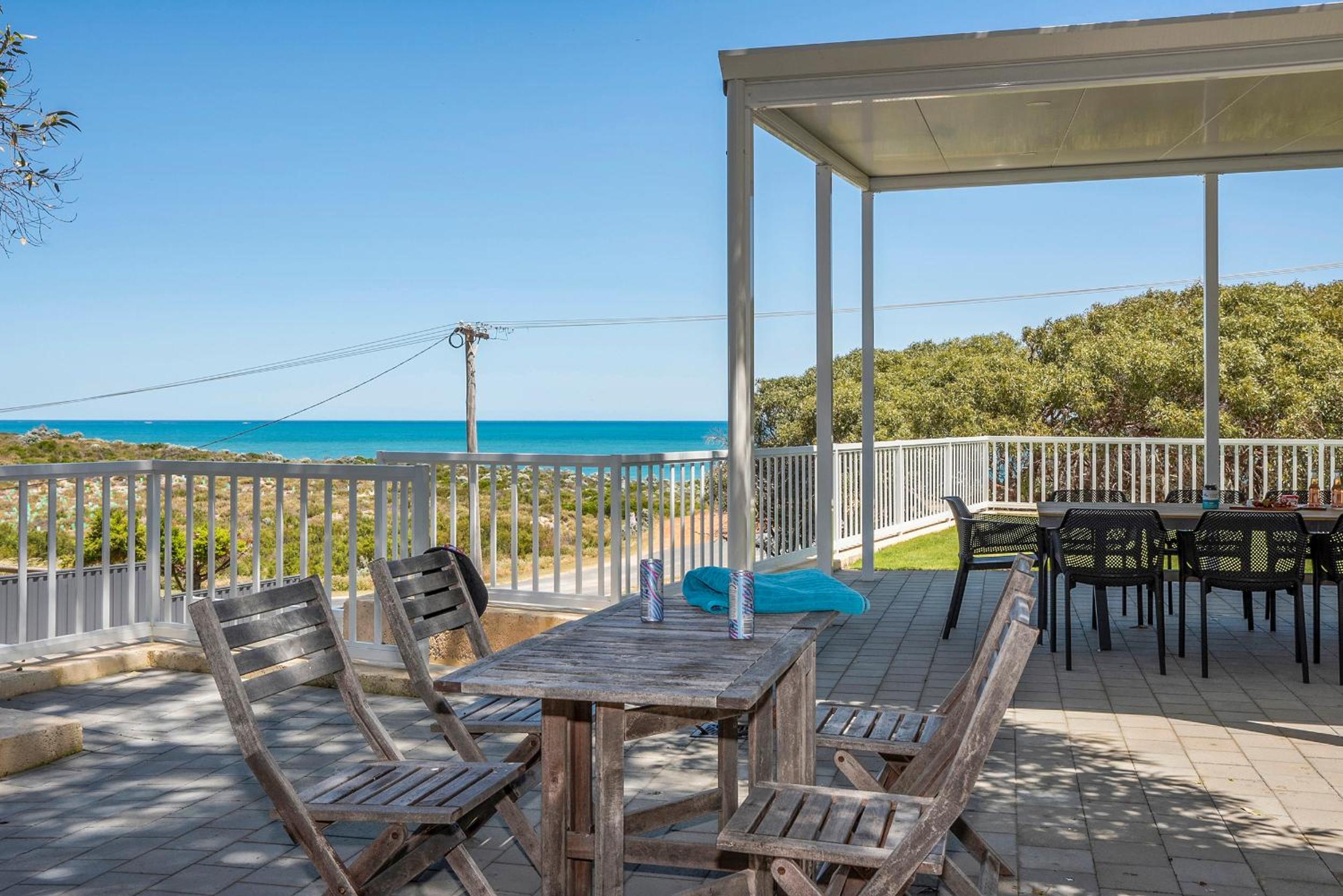 Seaclusion Cottage - Modern renovated beach house