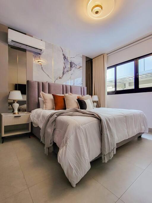 Luxury Apartment Downtown