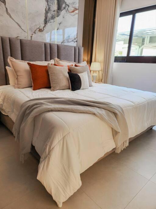 Luxury Apartment Downtown