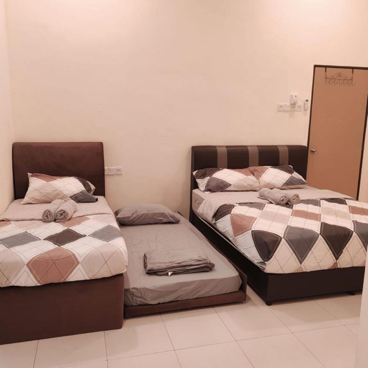Kuantan Entire Semi-D 4bedroom Nearby Menara 188&HTAA#Netflix photo 4