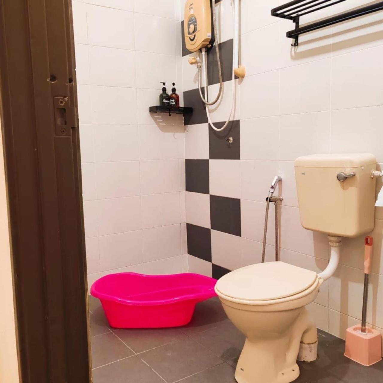 Kuantan Entire Semi-D 4bedroom Nearby Menara 188&HTAA#Netflix photo 8