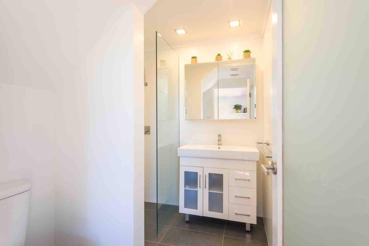 Lucys Place Swan BnB Management