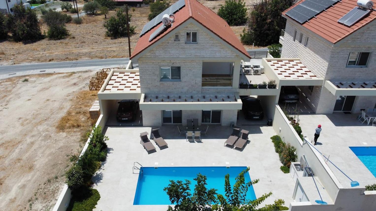 Brand new 4 bedroom villa in Palodeia