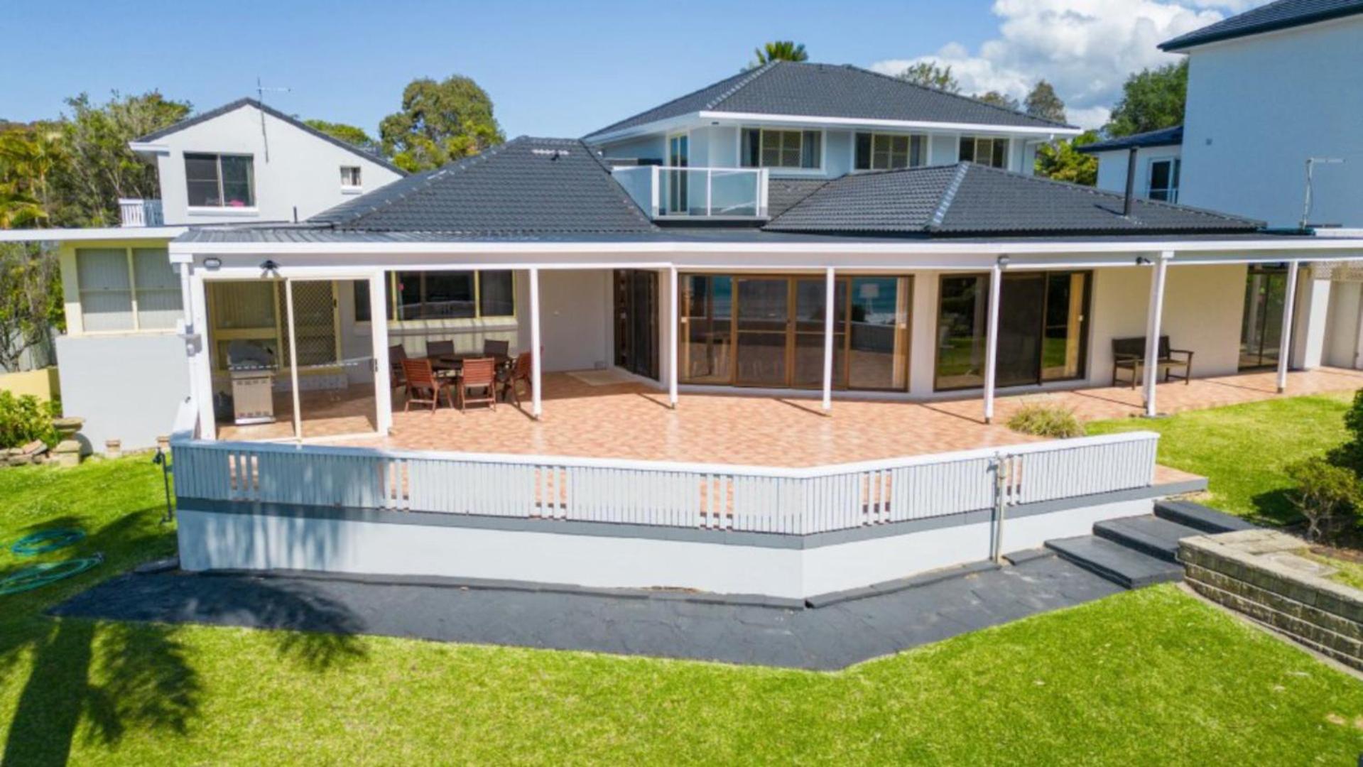 Charlesworth 8 - Beach Reserve, Amazing Views, Walk to Resorts, Sleeps 8