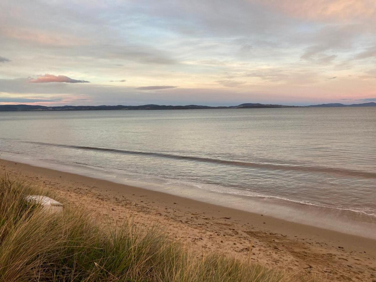 Beach Holiday Home-Close to Airport-3 Bed & 2 Bath